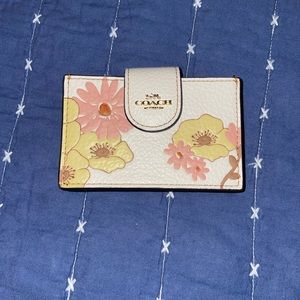 Beautiful Coach Card Wallet